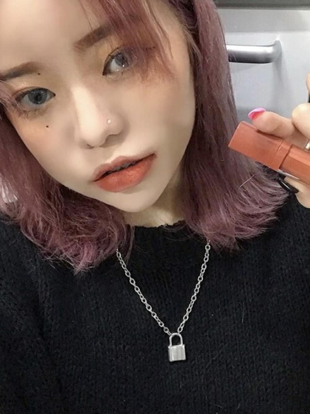 「デイリー、ウィッグ、女子力、かわいい、リップティント、ペタル、PINKAGE、ピンクエイジ、韓国メイク、ポエティカル」｜「PINKAGEのポエティカル リップティント 4#ペタル（口紅/リップティント/グロス、オレンジ系）」を使った、ピンクエイジさん（レディース・160cm）の秋コーディネートの1枚目の写真