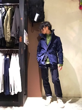 「アイテム（マウンテンパーカー、ブルー系）」を使った、Onkochishin_Gotoさん（メンズ・169cm）の冬コーディネート