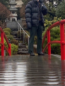 「HARE（ハレ）のセンタープレスフレアスラックス(HARE)（スラックス、グリーン系）」を使った、kantaさん（メンズ・168cm）の冬コーディネート