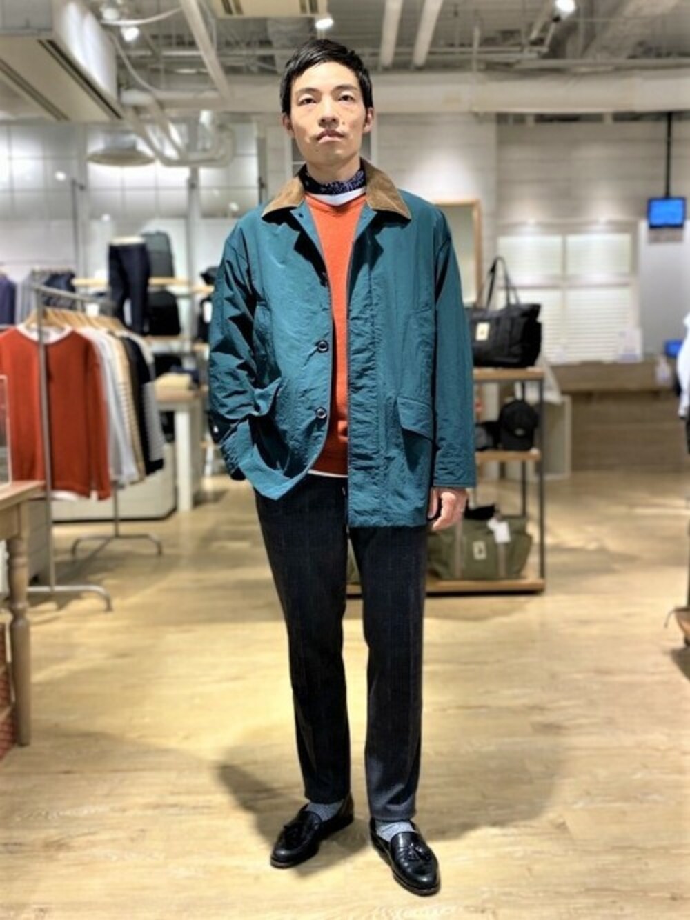 「ブリティッシュ、トラッド、大人カジュアル、休日スタイル、お出かけコーデ、大人コーデ、休日コーデ、カジュアルコーデ」｜「NOLLEY'S goodmanの【WORK ABOUT/ワークアバウト】GRANDFATHER JACKET ハンティングジャケット（ブルゾン、グリーン系）」を使った、NOLLEYS MENS stylingさん（メンズ・170cm）の秋コーディネートの1枚目の写真