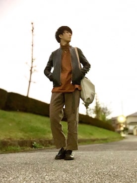 「ストレートパンツ」｜「アイテム（ライダースジャケット）」を使った、しゅんさん（メンズ・170cm）の秋コーディネート