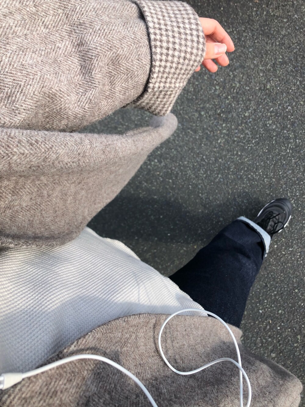 「休日スタイル、今日のコーデ、シンプル、ラクチンコーデ、お洒落さんとつながりたい、ビッグシルエット、オトナカジュアル、NIKE、ワッフルプルオーバー、ワッフルロンＴ」｜「FREAK'S STOREの¥21,500（ジャケット/アウター、グレー系）」を使った、suzuさん（レディース・165cm）の冬コーディネートの1枚目の写真