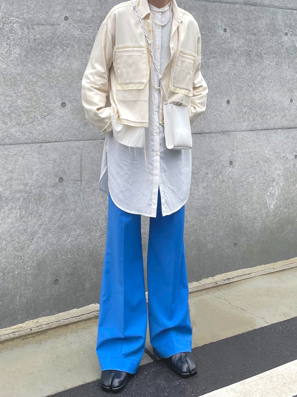 「ZARA、midorikawa、LOWRYSFARM、JILSANDER、Maison Margiela」｜「Midorikawaのアイテム（ミリタリージャケット、ホワイト系）」を使った、ryunosukeさん（メンズ・170cm）の春コーディネートの1枚目の写真