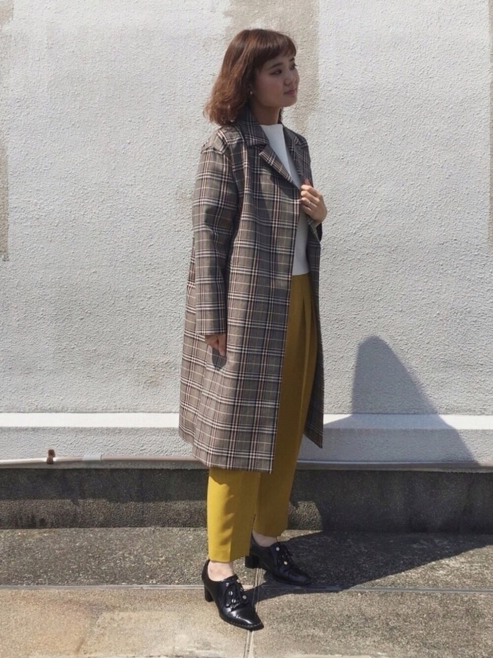 「EUCLAID、エウクレイド、コート、チェック、秋のコーデ、大人コーデ、オトナ女子、オーバーサイズ、パンツスタイル、ootd」｜「EUCLAIDの【セットアップアイテム】チェックコート（トレンチコート、ブラウン系）」を使った、EIさん（レディース・167cm）の秋コーディネートの1枚目の写真