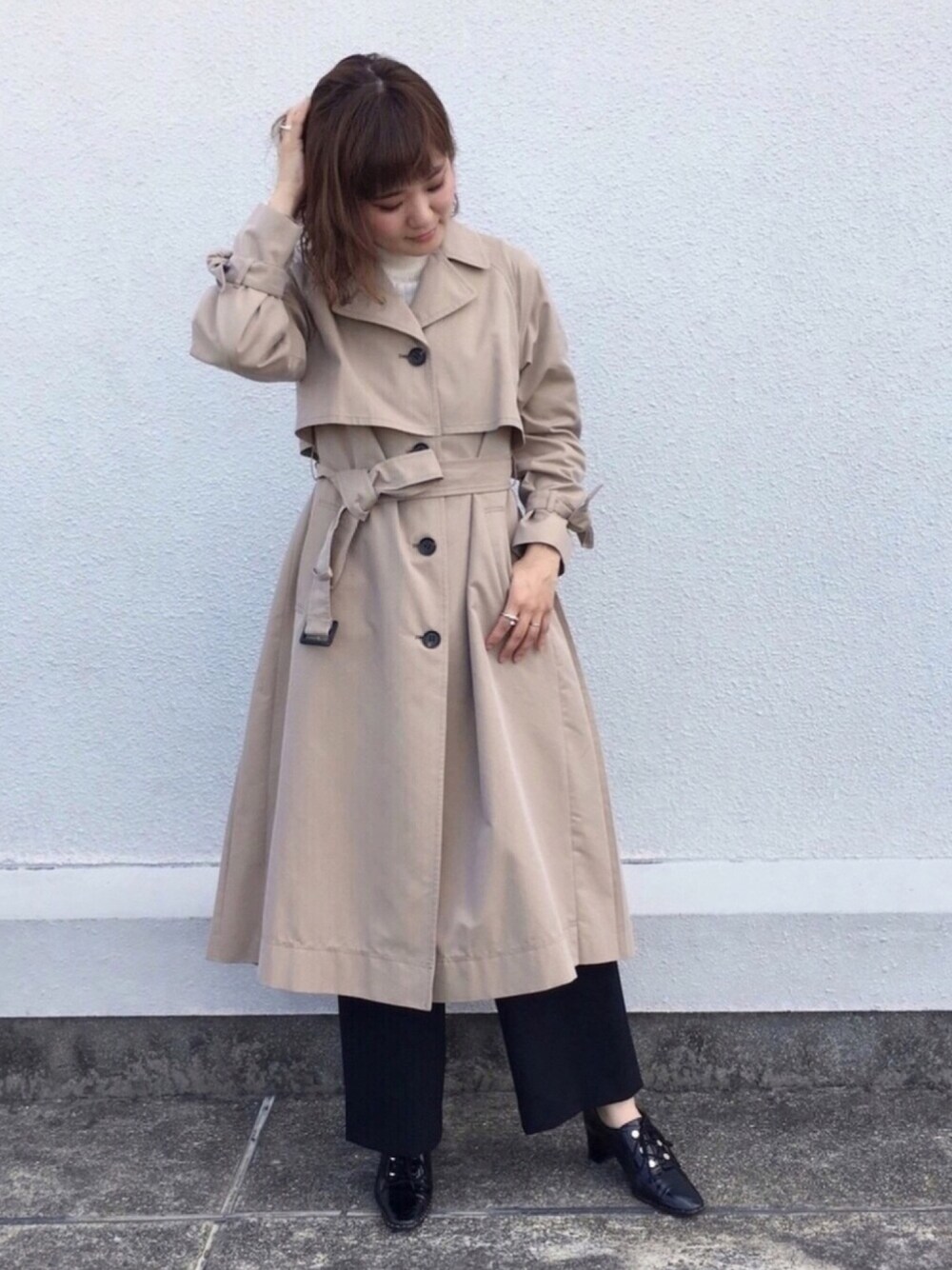 「EUCLAID、エウクレイド、トレンチコート、パンツスタイル、ベージュ、秋のコーデ、オトナ女子、ootd、秋冬コーデ、秋服」｜「EUCLAIDのバックプリーツトレンチコート（トレンチコート、ベージュ系）」を使った、EIさん（レディース・167cm）の秋コーディネートの1枚目の写真