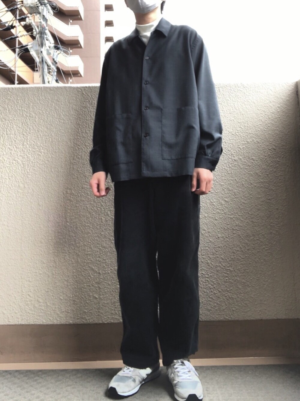 「今日のコーデ、低身長、キレイめ、シンプルコーデ、大学生コーデ」｜「UNIQLOのアイテム（その他パンツ、ブラック系）」を使った、Ricoさん（メンズ・167cm）の春コーディネートの1枚目の写真
