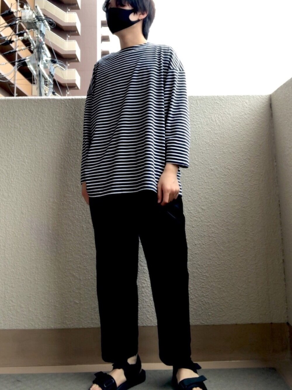 「ゆるコーデ、低身長コーデ、ユニクロ、シンプルコーデ、モノトーンコーデ、これが私をアゲる服、サンダル、春夏コーデ、ワイドパンツ」｜「CIAOPANICのアイテム（トップス、ブラック系）」を使った、Ricoさん（メンズ・167cm）の春コーディネートの1枚目の写真