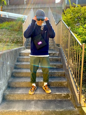 「NIKE（ナイキ）のNIKE/ナイキ CLUB FLEECE CREW 裏起毛 クルーネックスウェットトレーナー（スウェット、ブルー系）」を使った、hhhyyytttさん（メンズ・175cm）の秋コーディネート