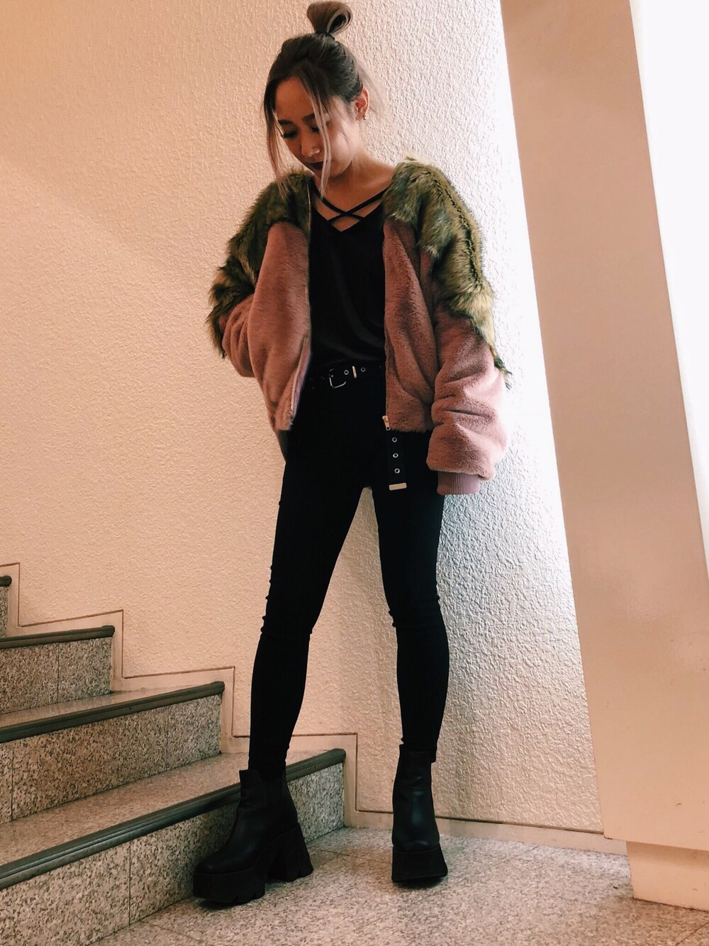 「FIG&VIPERのMIXファーブルゾン（ブルゾン、ピンク系）」を使った、MEGさん（レディース・160cm）の冬コーディネートの1枚目の写真