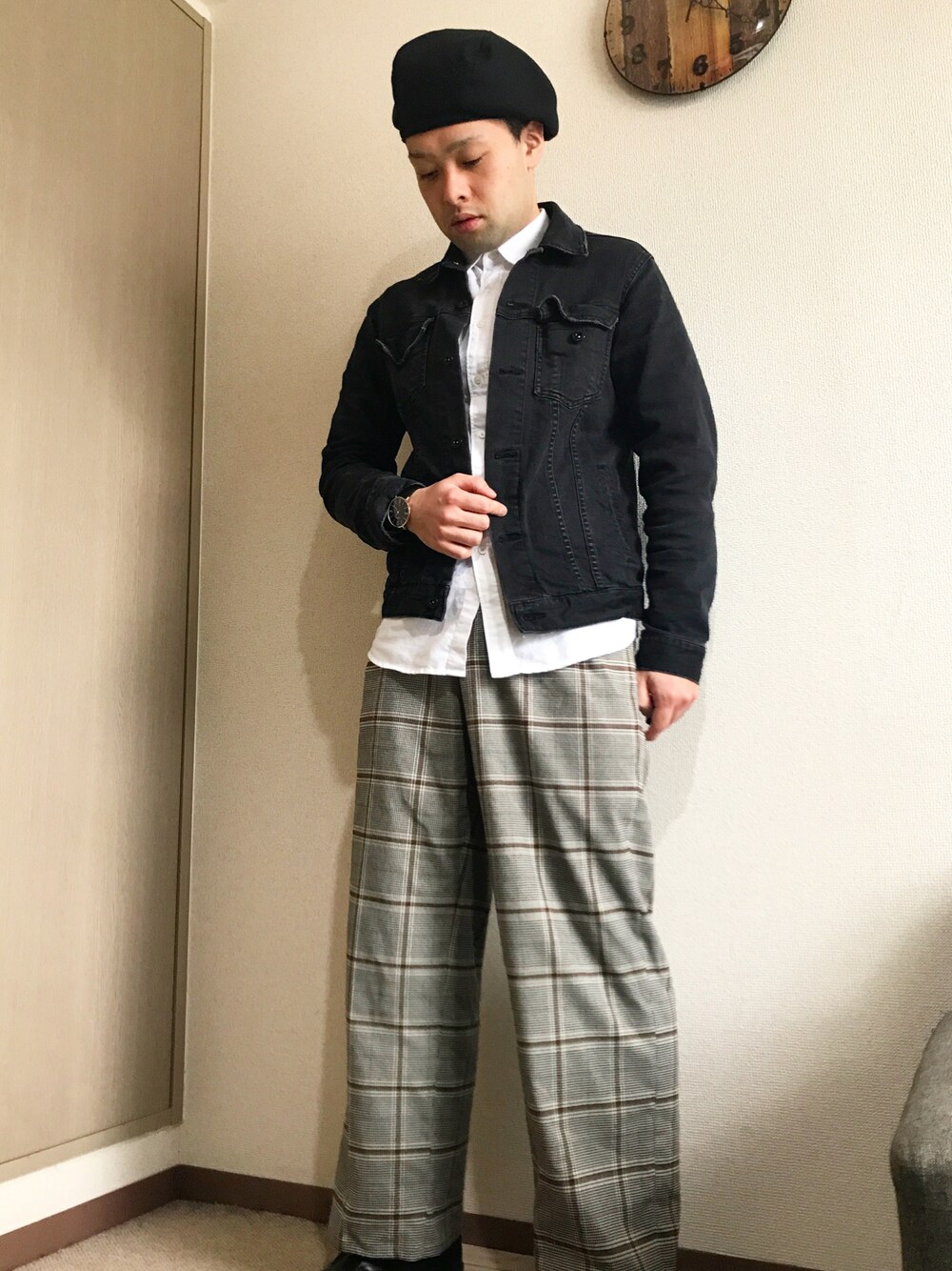「休日スタイル、オトナカジュアル、ootd、おしゃれさんと繋がりたい、ワイドパンツ、お洒落さんとつながりたい、春コーデ、UNIQLO、GLOBAL WORK、Junred」｜「GLOBAL WORKのCONEデニムジャケット/719427（デニムジャケット、ブラック系）」を使った、モハメド有村さん（メンズ・171cm）の春コーディネートの1枚目の写真