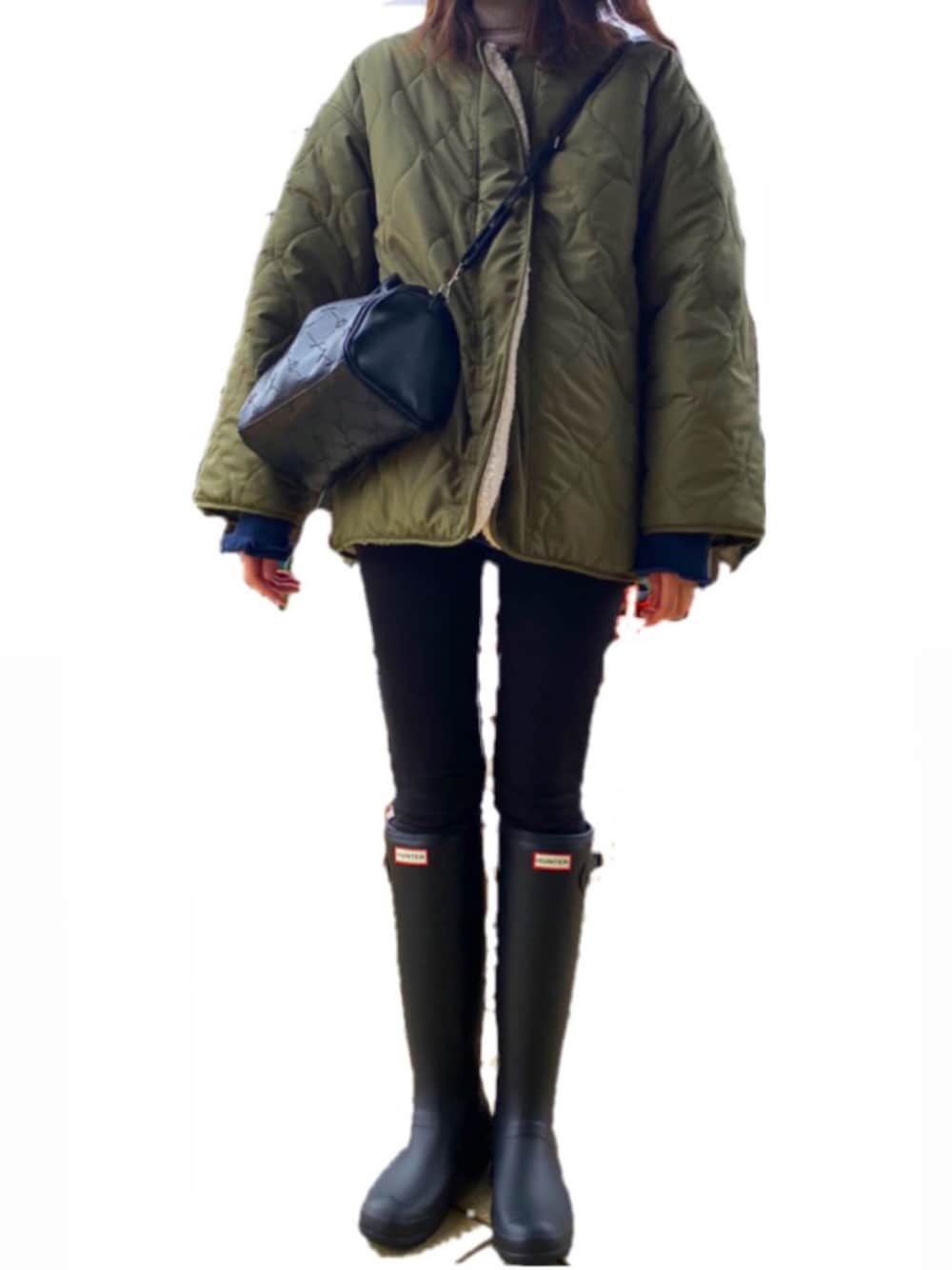 「雨の日コーデ」｜「HUNTERのアイテム（ブーツ、ブラック系）」を使った、yuさん（レディース・162cm）の冬コーディネートの1枚目の写真