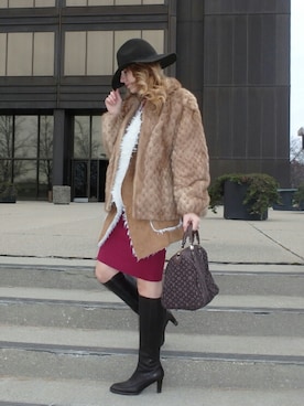 「LOUIS VUITTON（ルイヴィトン）のアイテム（バッグ、ブラウン系）」を使った、claireさん（レディース）の冬コーディネート