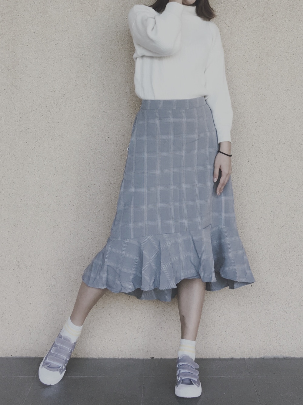 「xuootd、ootd、outfit、Taiwan、Queen shop、rabbit」｜「QUEEN SHOPのアイテム（スカート、グレー系）」を使った、徐菀吟さん（レディース・165cm）の冬コーディネートの1枚目の写真