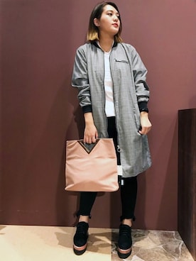 「グレンチェック」｜「アイテム（MA-1）」を使った、VENCE EXCHANGE LADIES STAFFさん（レディース・160cm）の春コーディネート