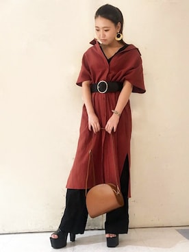 「スリット」｜「アイテム（シャツワンピース）」を使った、VENCE EXCHANGE LADIES STAFFさん（レディース・160cm）の秋コーディネート
