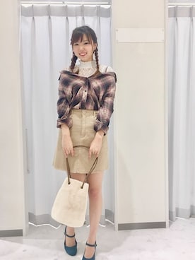 「アイテム（バッグ、ホワイト系）」を使った、VENCE EXCHANGE LADIES STAFFさん（レディース・160cm）の秋コーディネート