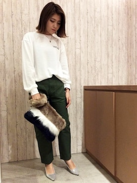 「ワークパンツ」｜「アイテム（パンプス）」を使った、VENCE EXCHANGE LADIES STAFFさん（レディース・160cm）の秋コーディネート