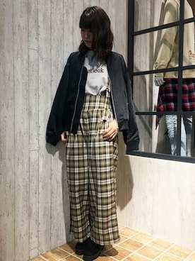 「ロゴニット」｜「アイテム（MA-1）」を使った、VENCE EXCHANGE LADIES STAFFさん（レディース・160cm）の秋コーディネート