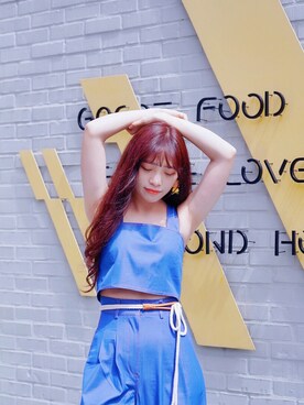 「アイテム（チューブトップ、ブルー系）」を使った、Rosyさん（レディース・158cm）の夏コーディネート