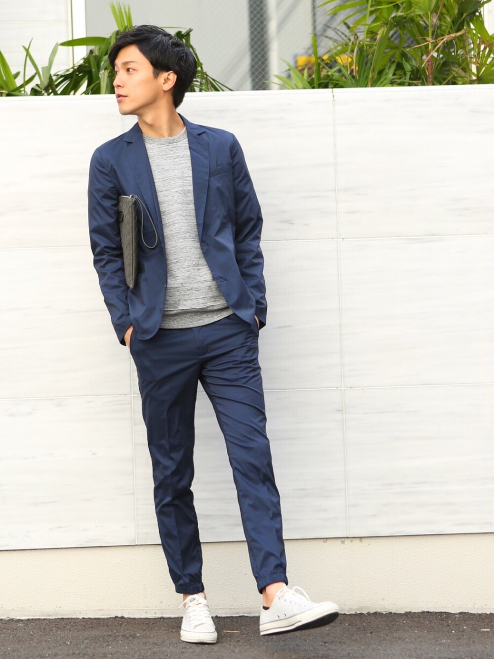 「シンプル、休日スタイル、カジュアルコーデ、春コーデ、今日のコーデ、プチプラコーデ、きれいめカジュアル、UNIQLO、ジャケット、春夏コーデ」｜「improvesのストレッチクールドットテーラードジャケット（テーラードジャケット、ブルー系）」を使った、森田 友浩さん（メンズ・178cm）の春コーディネートの1枚目の写真