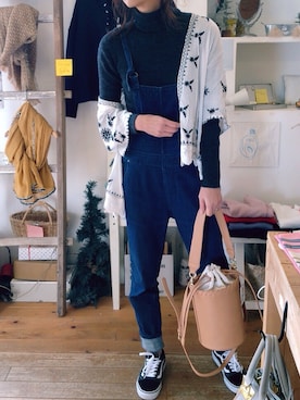 「BEAMS WOMEN（ビームス　ウィメン）のアイテム（つなぎ/オールインワン）」を使った、the roughさん（レディース・162cm）の冬コーディネート