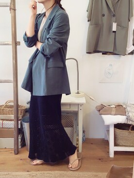 「KBF+（ケービーエフプラス）のアイテム（テーラードジャケット）」を使った、the roughさん（レディース・162cm）の夏コーディネート