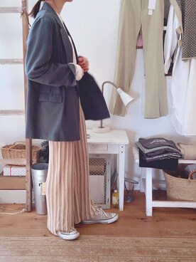 「KBF+（ケービーエフプラス）のアイテム（テーラードジャケット）」を使った、the roughさん（レディース・162cm）の春コーディネート