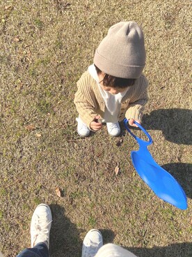 「CONVERSE（コンバース）のアイテム（スニーカー、ホワイト系）」を使った、Ioriさん（キッズ・70cm）の春コーディネート