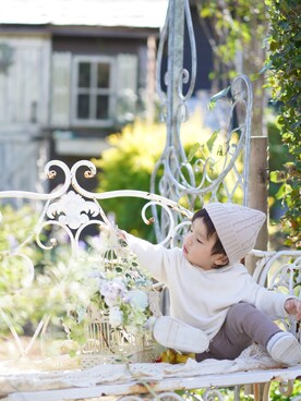 「CONVERSE（コンバース）のアイテム（スニーカー、ホワイト系）」を使った、Ioriさん（キッズ・70cm）の春コーディネート