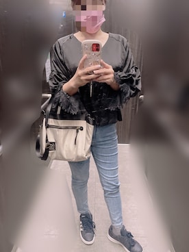 「GRL（グレイル）のテーパードデニムパンツ（デニムパンツ）」を使った、Sarahさん（レディース・160cm）の春コーディネート