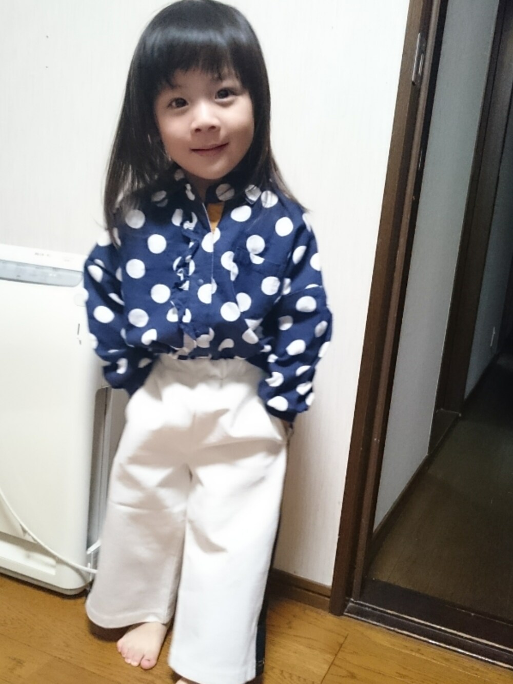 「otonatoのアイテム（シャツ/ブラウス、ブルー系）」を使った、sanaさん（キッズ・90cm）の秋コーディネートの1枚目の写真