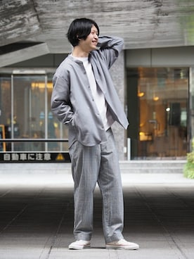 「TENBOX（テンボックス）のアイテム（パンツ）」を使った、ジャーナルスタンダード メンズさん（メンズ・173cm）の春コーディネート