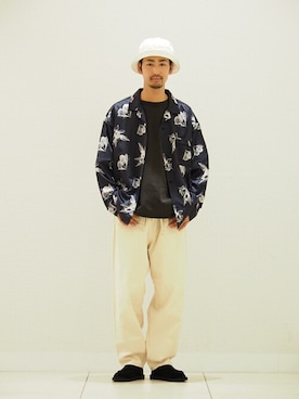 「suicoke（スイコック）のアイテム（スリッポン）」を使った、ジャーナルスタンダード メンズさん（メンズ・172cm）の夏コーディネート
