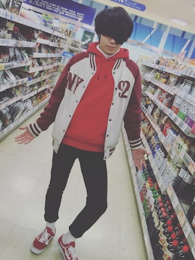 「赤コーデ」｜「アイテム（その他アウター）」を使った、yukiさん（メンズ・173cm）の冬コーディネート