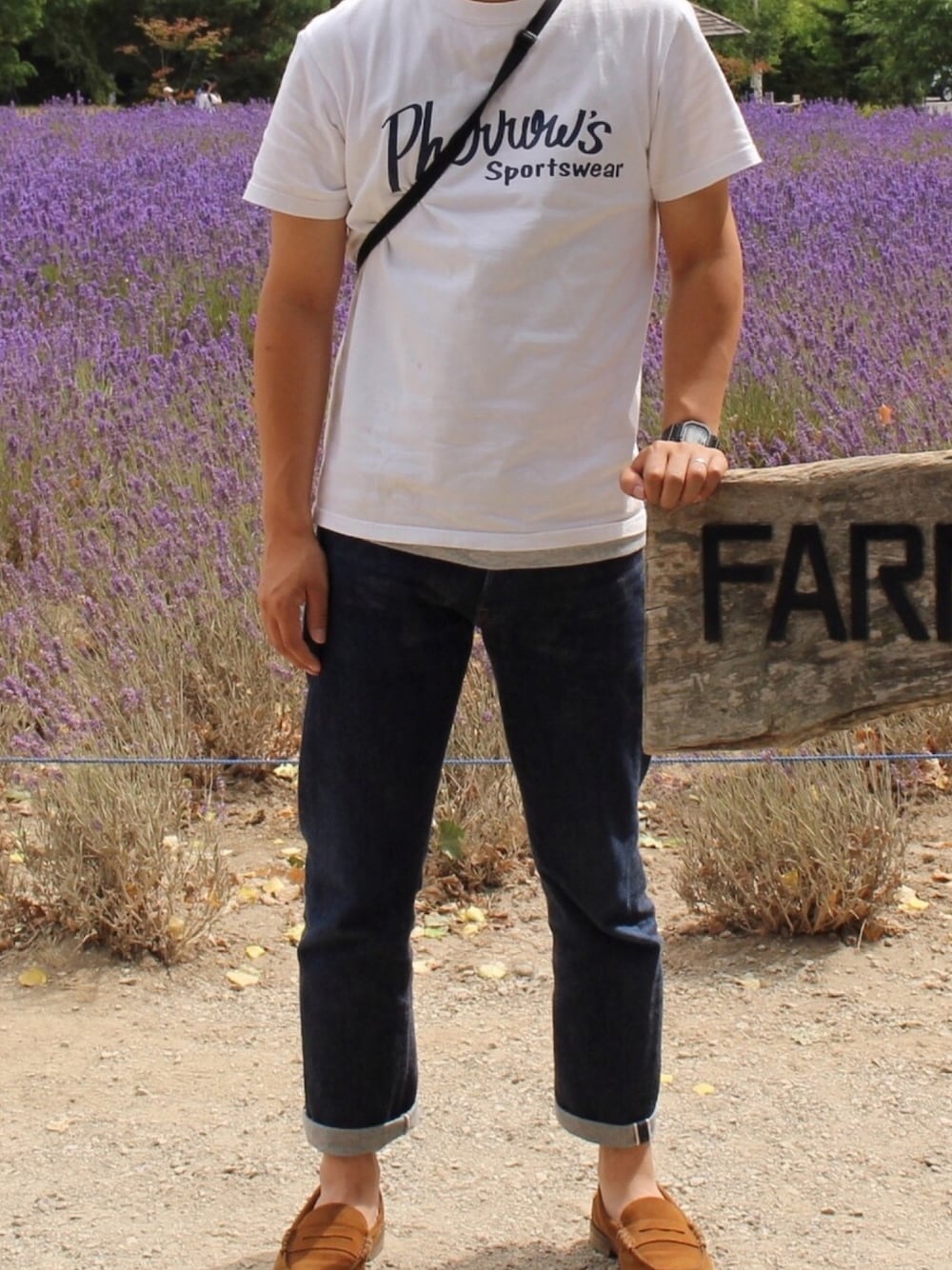 「観光」｜「Pherrow'sのアイテム（Tシャツ/カットソー、ホワイト系）」を使った、naoさん（メンズ・175cm）の夏コーディネートの1枚目の写真