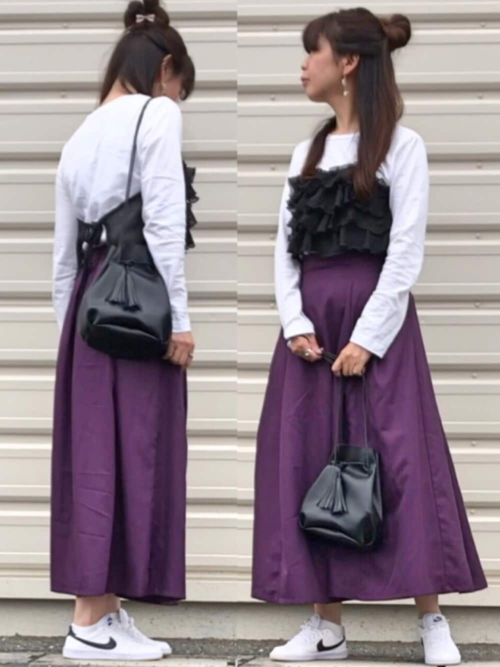 ブラック系のTシャツ/カットソー、ブラック系のショルダーバッグ、パープル系のスカートを着用したレディースの春コーディネートの1枚目の写真