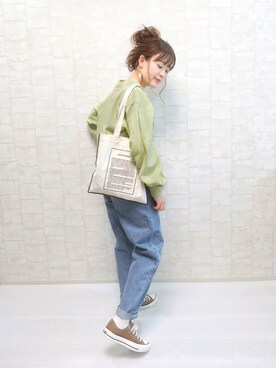「DHOLIC（ディーホリック）のアイテム（スウェット）」を使った、chicchimoさん（レディース・152cm）の春コーディネート