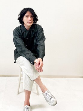 「ISSEY MIYAKE（イッセイミヤケ）のアイテム（その他パンツ）」を使った、柄シャツのサトシ🌻さん（メンズ・169cm）の春コーディネート