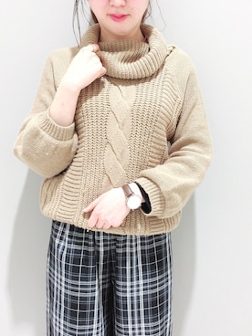 「earth music&ecology（アースミュージックアンドエコロジー）のアイテム（腕時計）」を使った、Honamiさん（レディース・159cm）の冬コーディネート