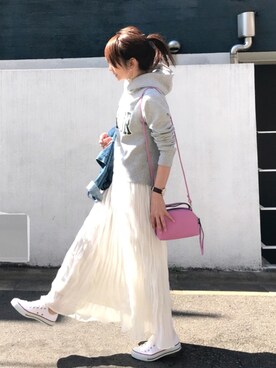 「ACCOMMODE（アコモデ）のアイテム（アクセサリー）」を使った、ＬＵＭＩＥさん（レディース・163cm）の春コーディネート