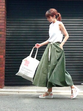 「Ray BEAMS（レイビームス）のGRACEFULLY / タイト バングル（バングル/リストバンド）」を使った、ＬＵＭＩＥさん（レディース・163cm）の夏コーディネート