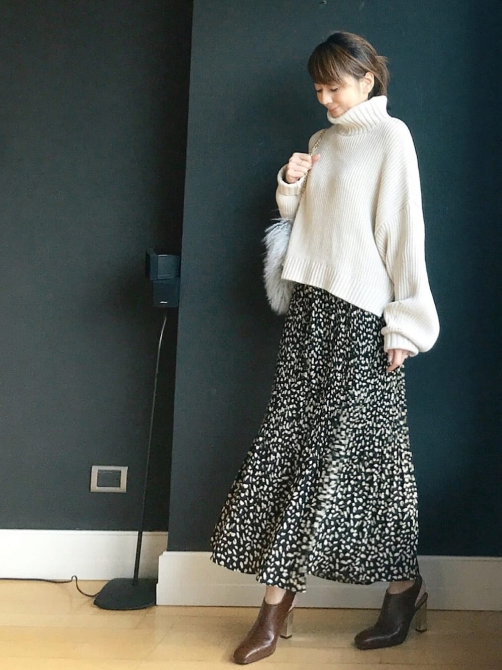 「年末WEAR感謝祭、冬のコーデ、カジュアルコーデ、大人カジュアル、プチプラ、キレイめ、休日スタイル、デートコーデ、ゆるニット、レオパード」｜「titivateのﾎﾞﾘｭｰﾑﾆｯﾄ（ニット/セーター、ベージュ系）」を使った、ＬＵＭＩＥさん（レディース・163cm）の冬コーディネートの1枚目の写真