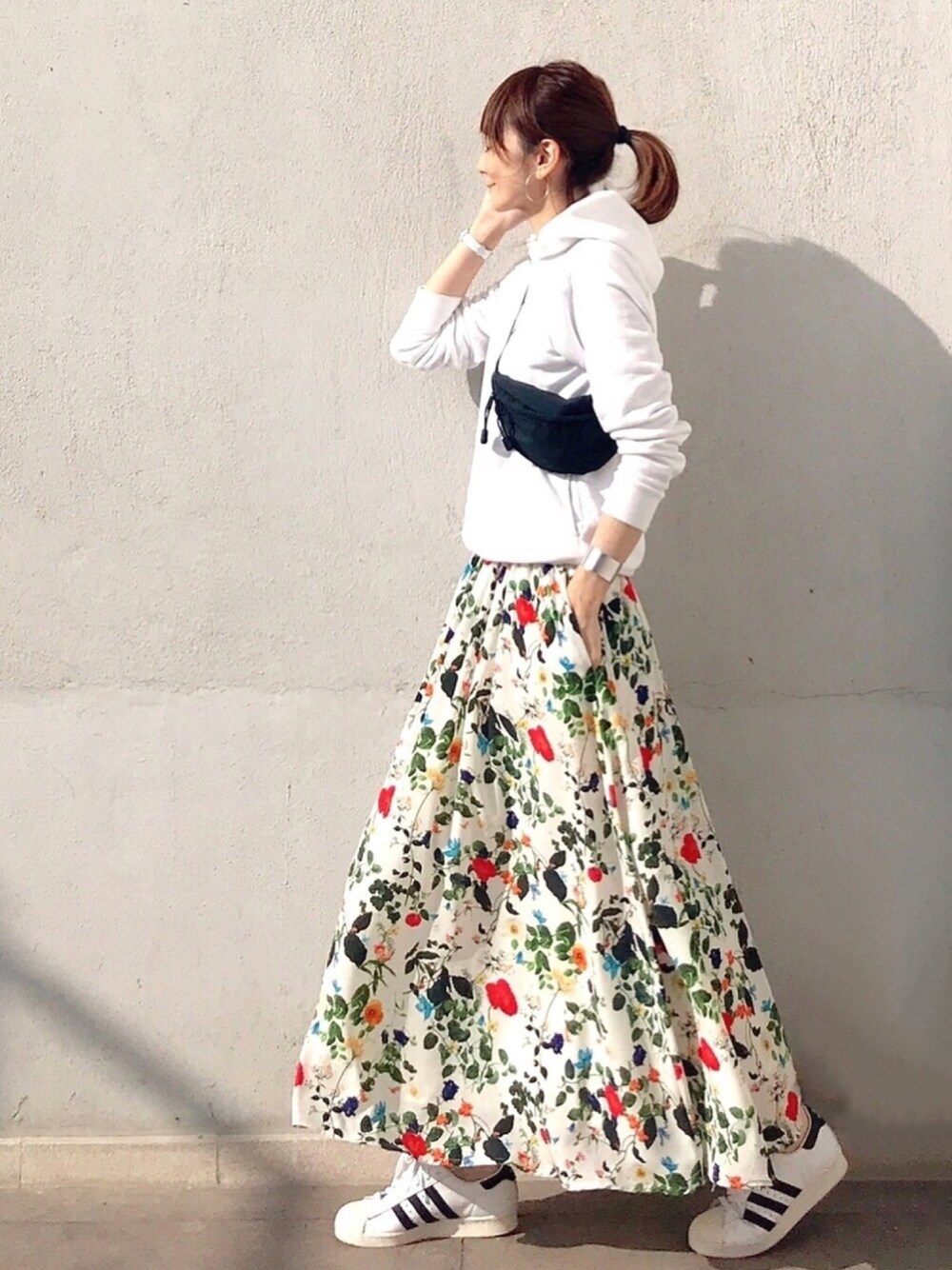 ＬＵＭＩＥさんの「Botanical flower long skirt（NOISE MAKER）」を使ったコーディネート