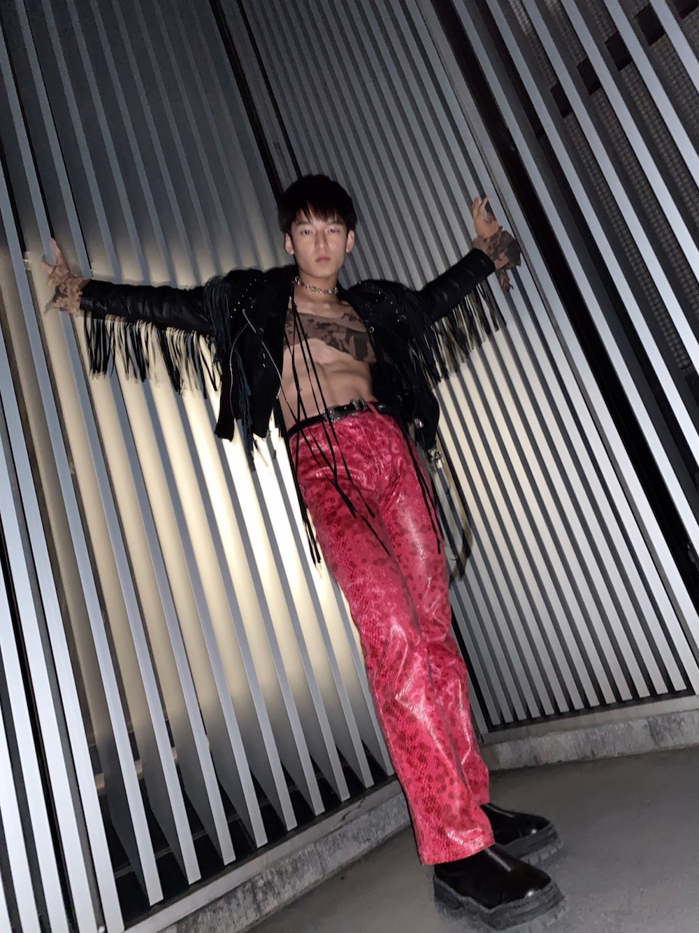 「wearhalloween2019、秋コーデ、季節感無し、古着、パンク、ゲス、Diesel、EYTYS、ライダース、ライダースジャケット」｜「DIESEL FEMALEのアイテム（ベスト、ブラック系）」を使った、シマリスさん（メンズ・175cm）の秋コーディネートの1枚目の写真