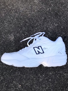 「NEW BALANCE（ニューバランス）のアイテム（スニーカー、ホワイト系）」を使った、とさん（メンズ・167cm）の秋コーディネート