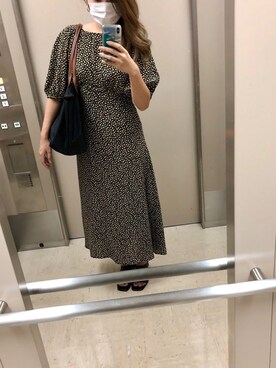 「ZARA（ザラ）のアイテム（ワンピース、ブラック系）」を使った、Lanaさん（レディース・165cm）の秋コーディネート
