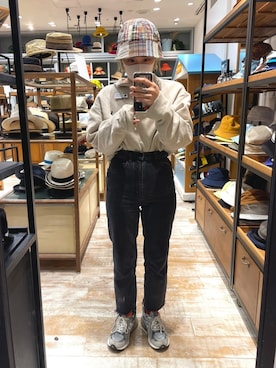 「OVERRIDE」｜「アイテム（スウェット）」を使った、akiさん（レディース・156cm）の春コーディネート