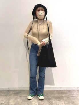 「holiday」｜「アイテム（スニーカー）」を使った、akiさん（レディース・156cm）の秋コーディネート