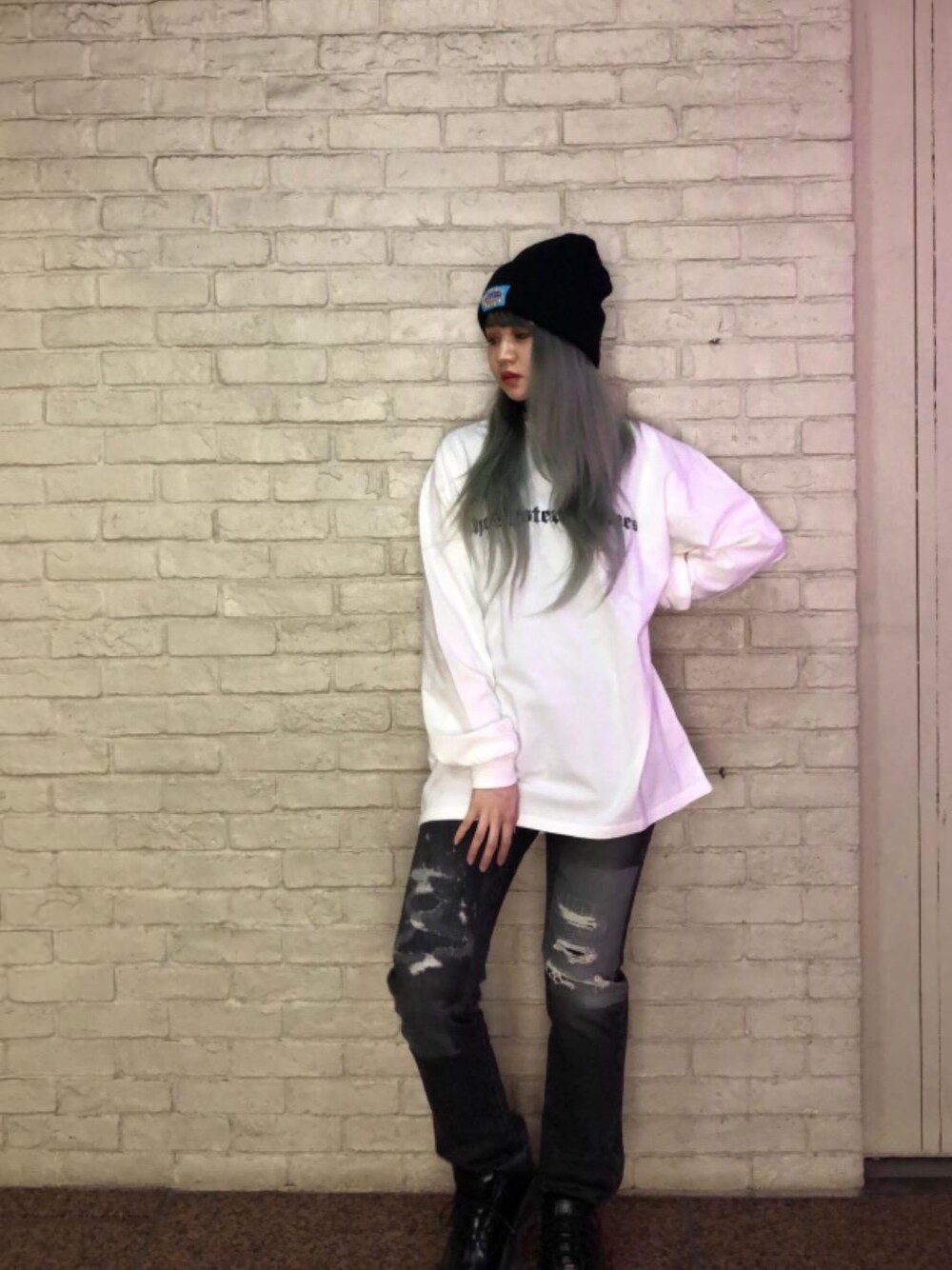 「カジュアルコーデ、ストリートコーデ、アメカジコーデ」｜「HYSTERIC GLAMOURのSUPER HYSTERIC ビーニーキャップ（ニットキャップ/ビーニー、ブラック系）」を使った、tanniさん（レディース・161cm）の冬コーディネートの1枚目の写真