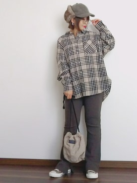 「CONVERSE（コンバース）の【CONVERSE】キルトリバ巾着（ショルダーバッグ）」を使った、yakkoさん（レディース・152cm）の秋コーディネート